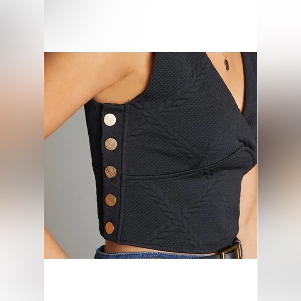 Black textured tank